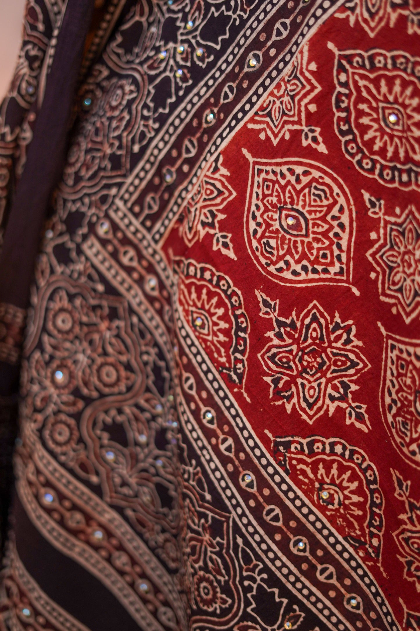 Nigaah Ajrak Chaddar 2 Tone - Maroon
