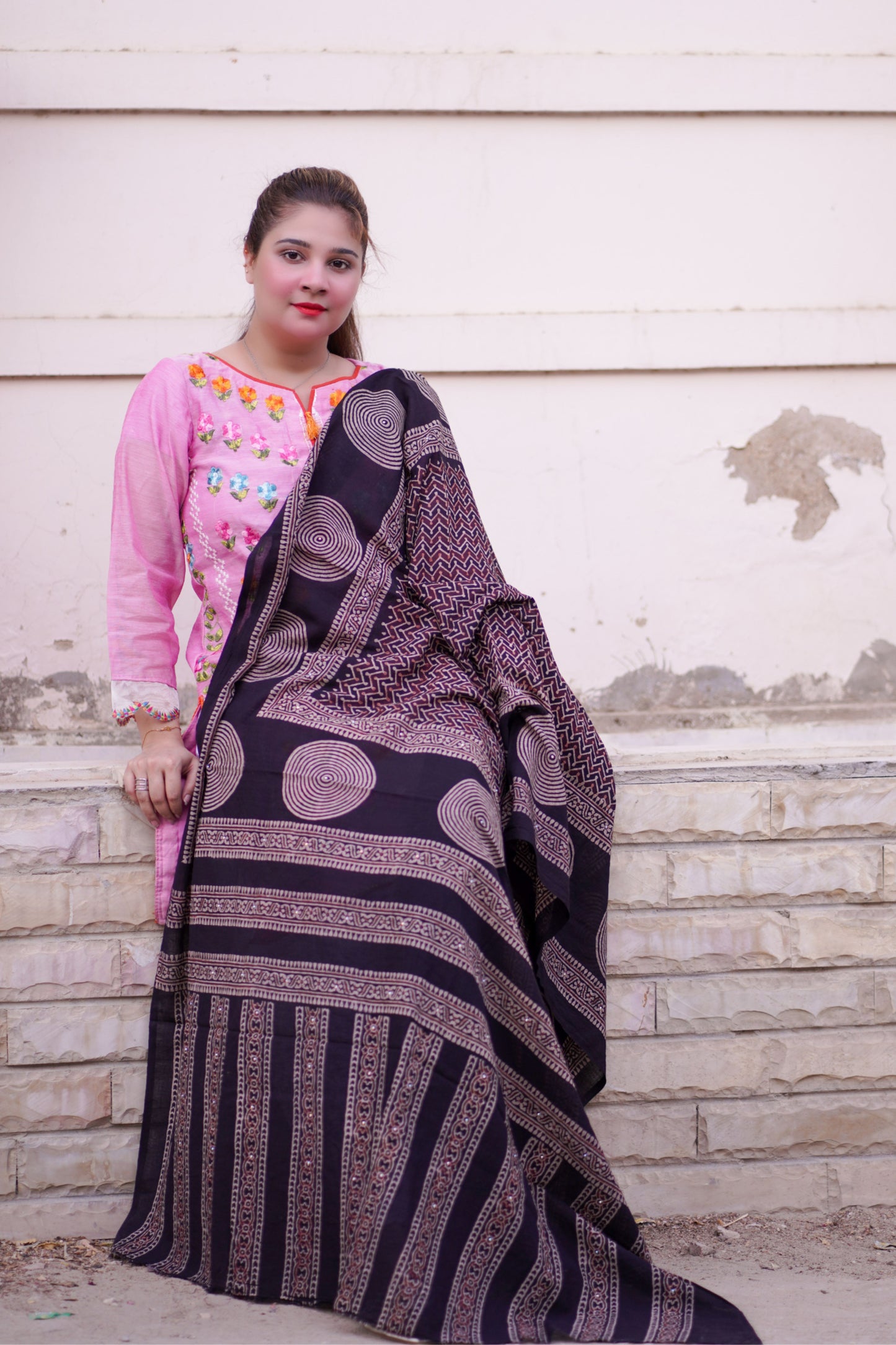 Sukoon Ajrak Chaddar - Black