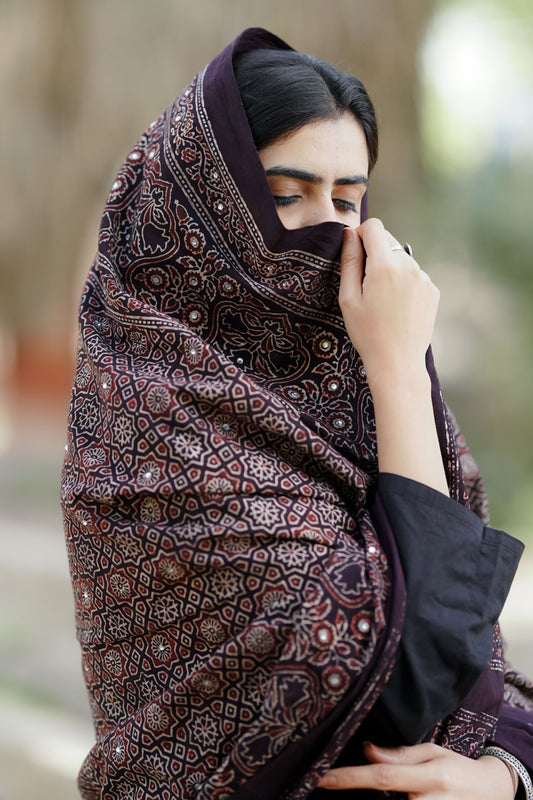 Zari Ajrak Chaddar Black & Redish