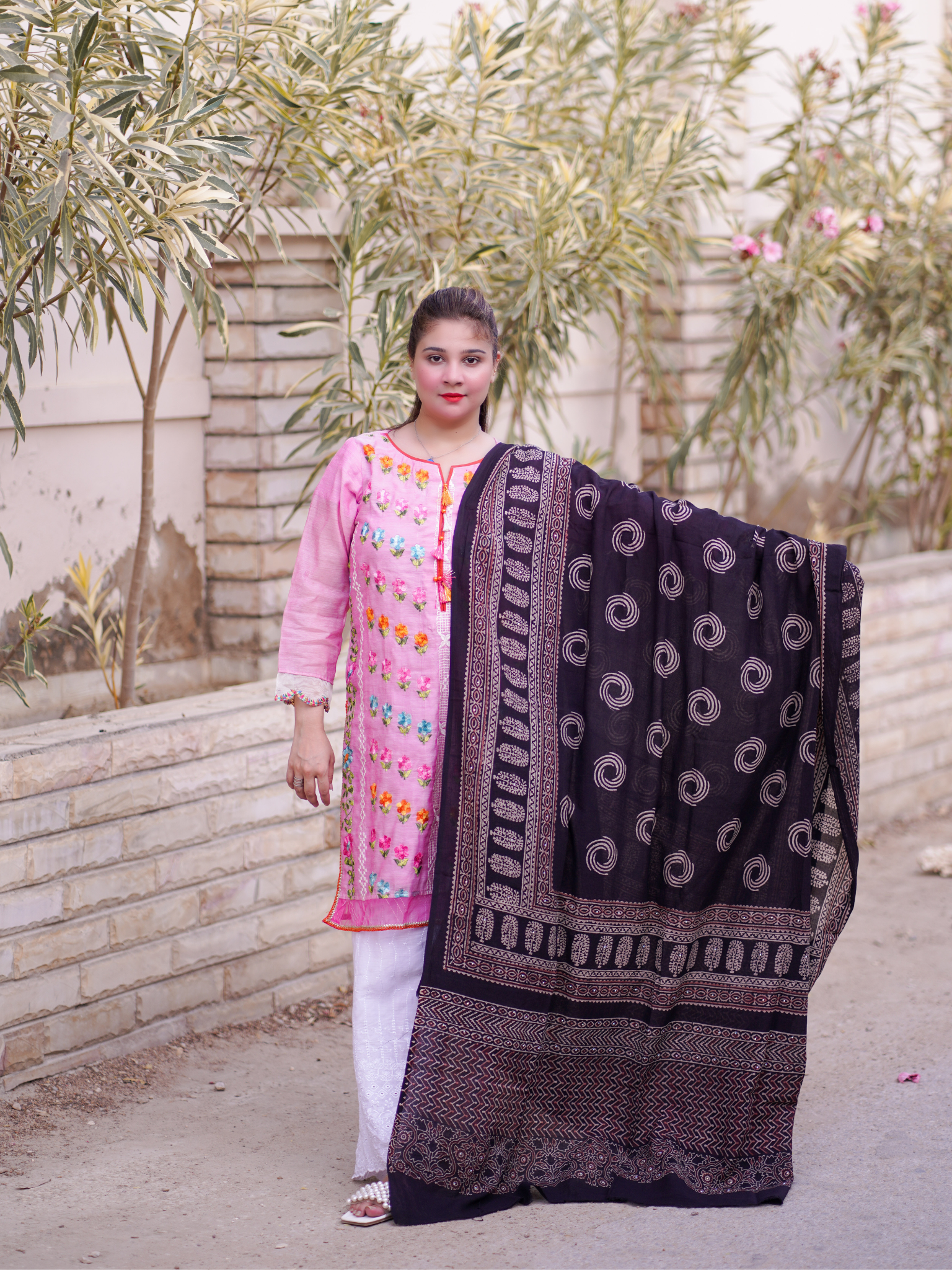 Afsana  Ajrak Chaddar - Black