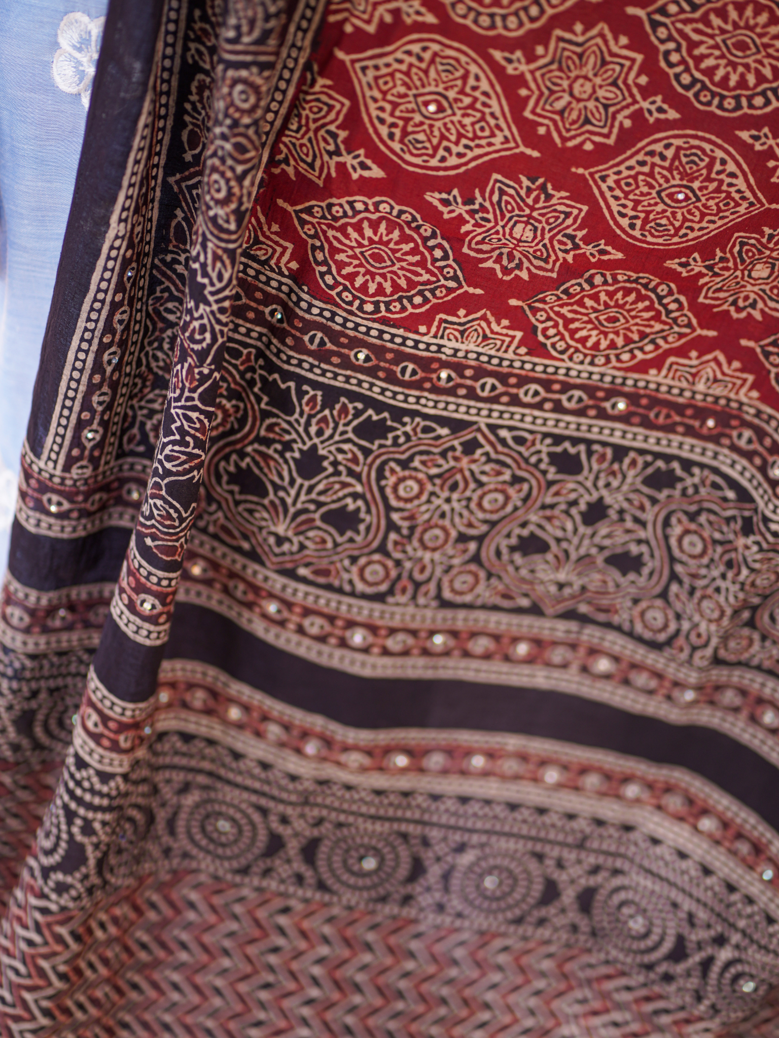 Nigaah Ajrak Chaddar 2 Tone - Maroon