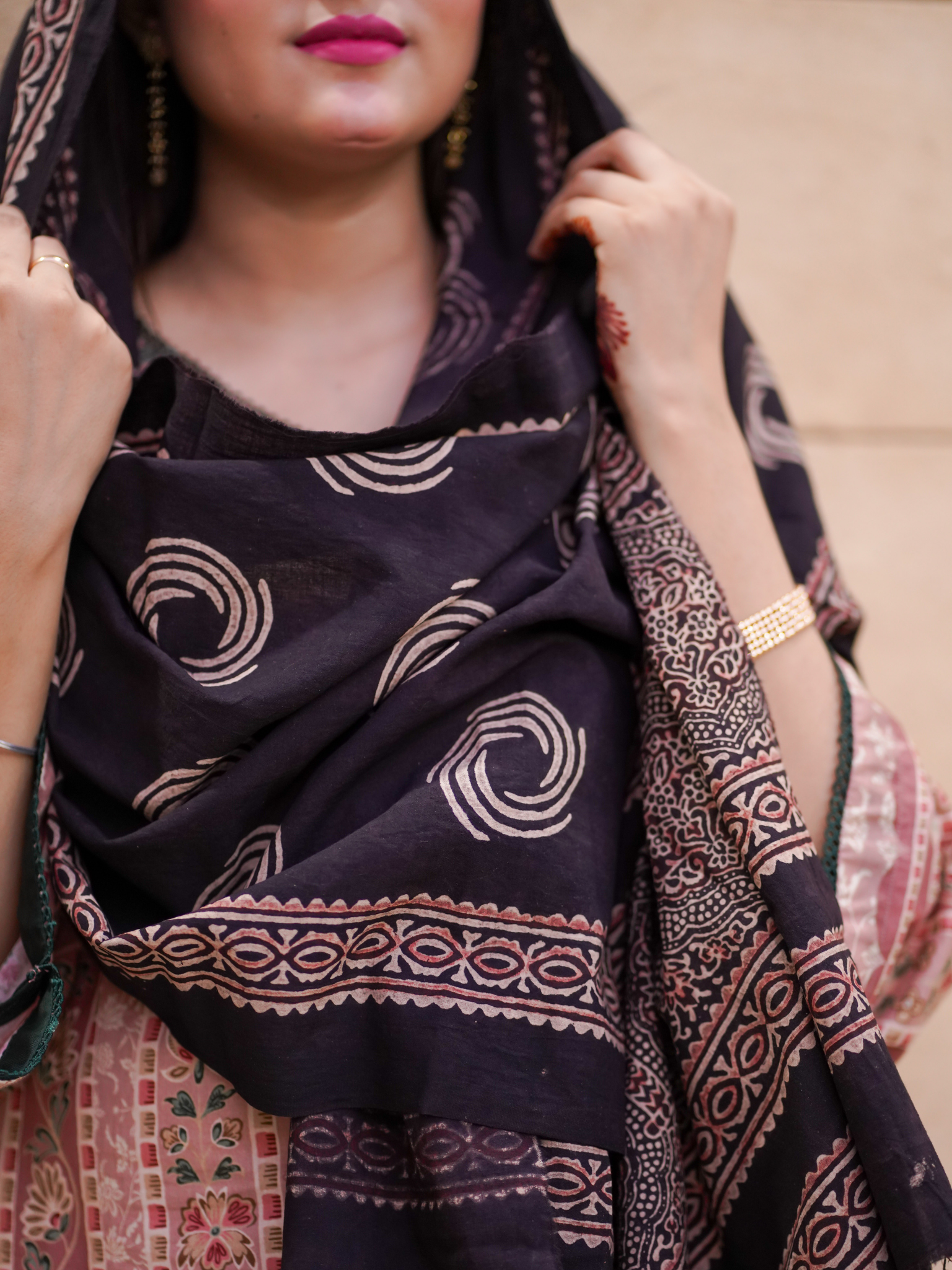 Tassavur Ajrak Scarf - Black