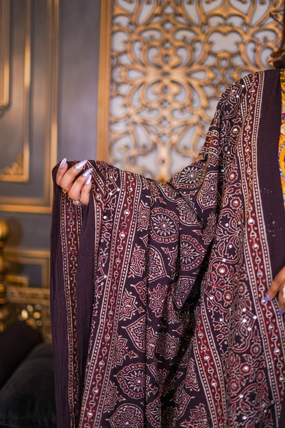 Nigaah Ajrak Chaddar Black & Redish
