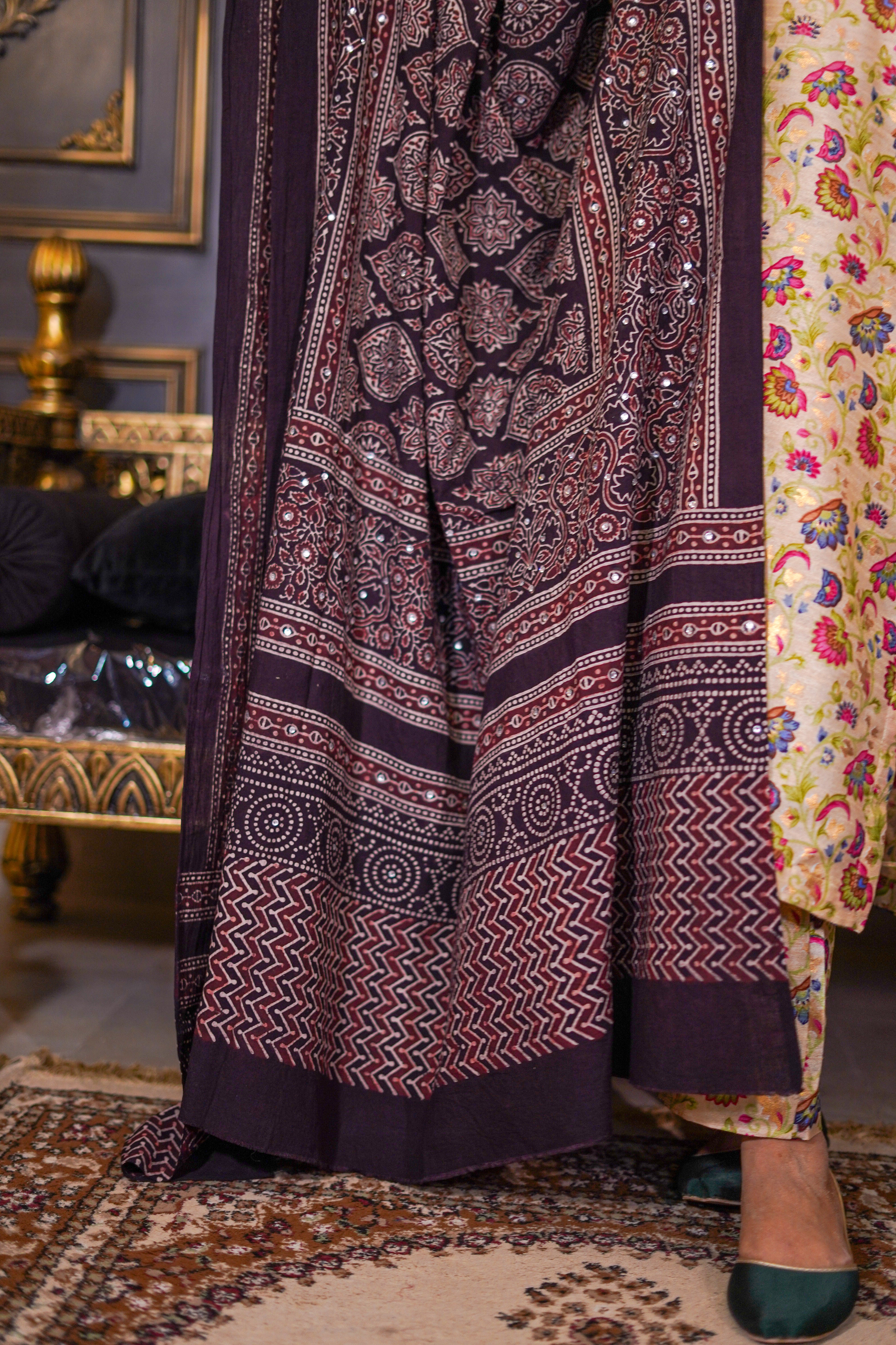 Nigaah Ajrak Chaddar Black & Redish