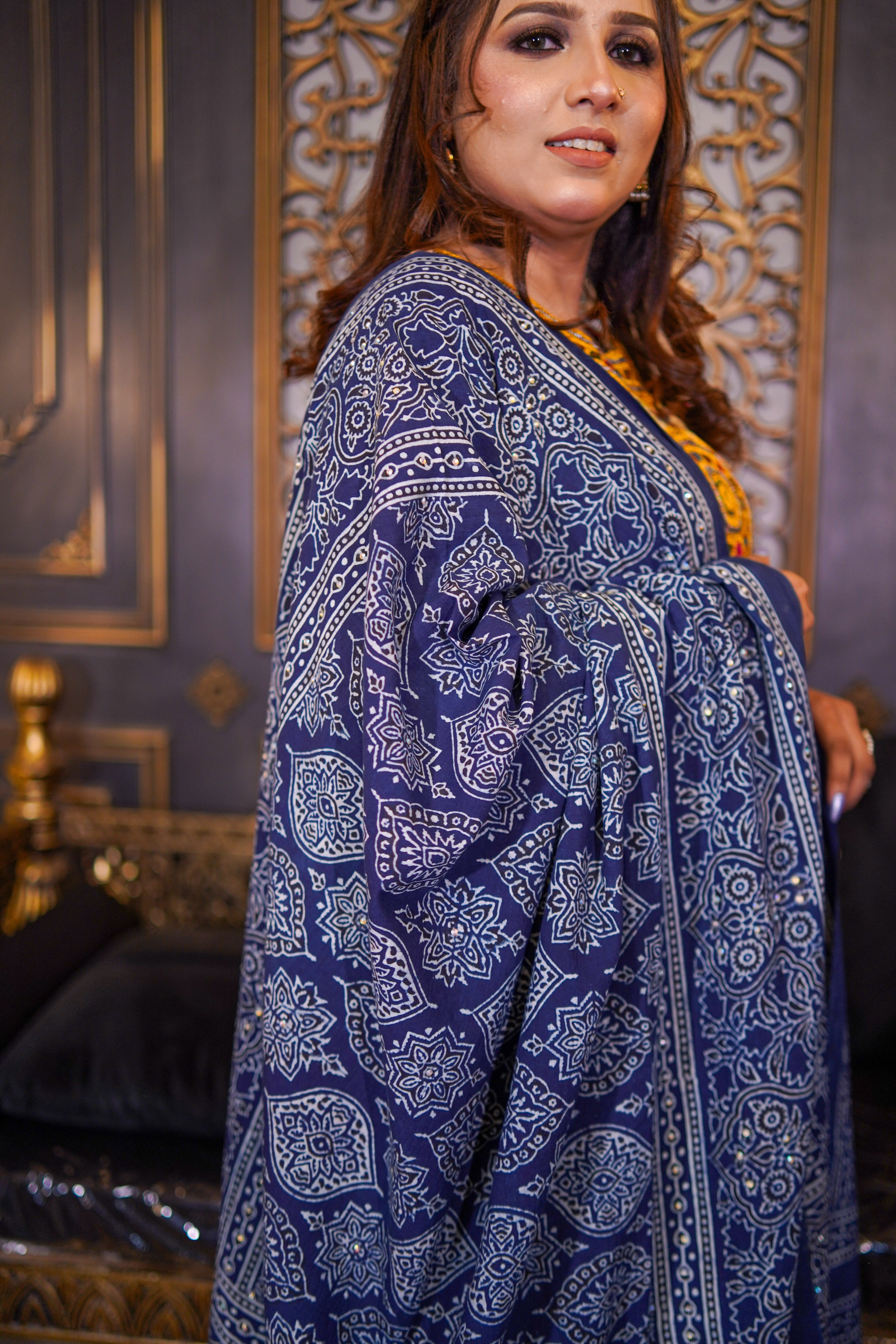 Nigaah Ajrak Chaddar - Blue