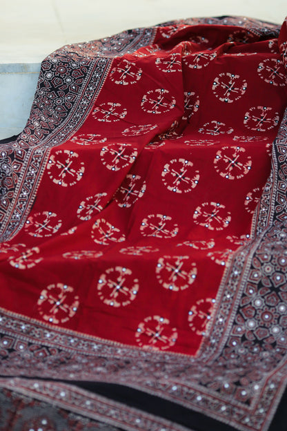 Nargis Ajrak Chaddar – 2Tone Maroon