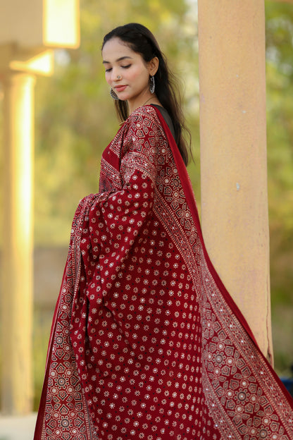 Rukhsar Ajrak Chaddar – Classic Maroon (Hand-Block Printed)