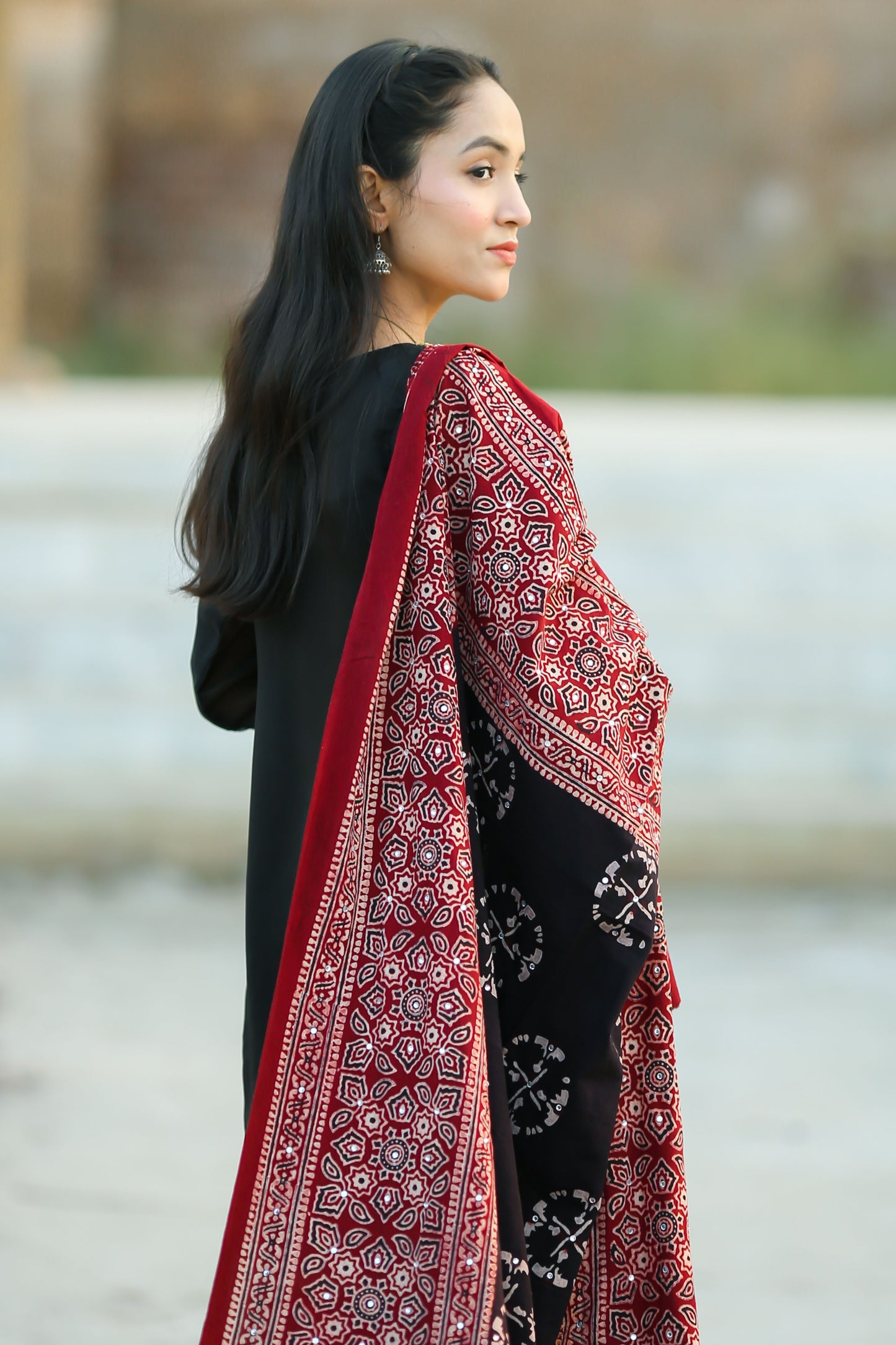 Nargis Ajrak Chaddat 2Tone Black