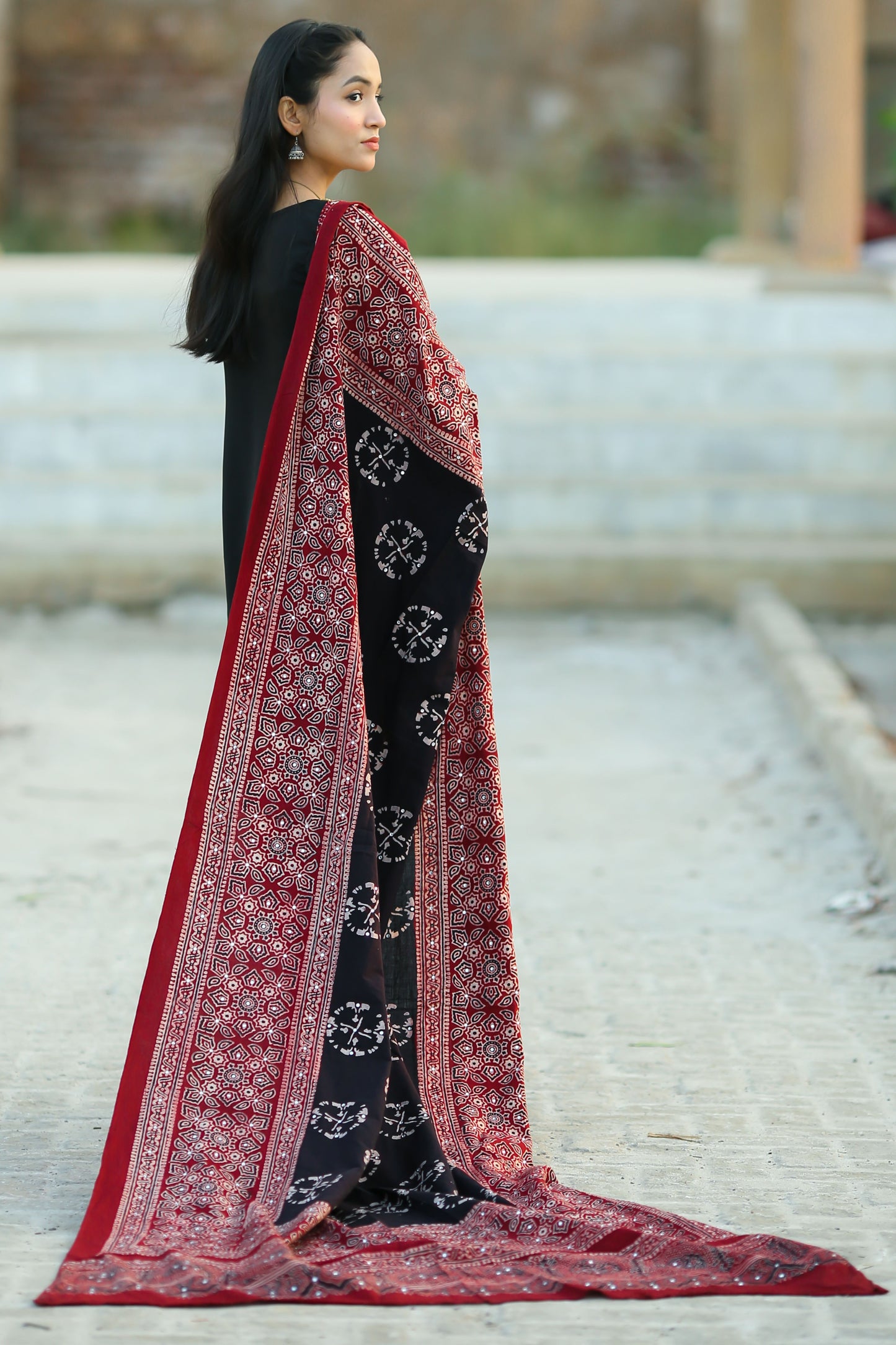 Nargis Ajrak Chaddat 2Tone Black