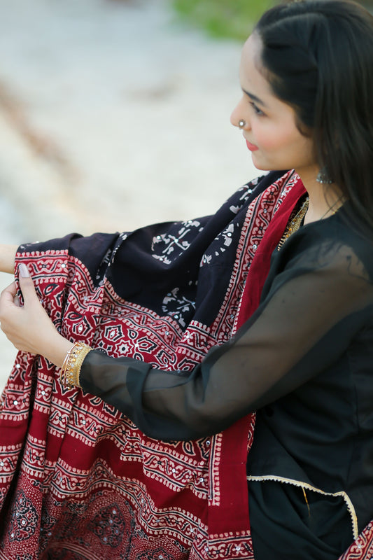 Nargis Ajrak Chaddat 2Tone Black