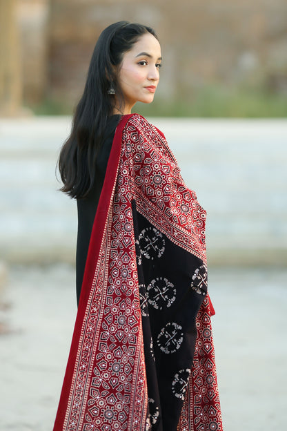 Nargis Ajrak Chaddat 2Tone Black