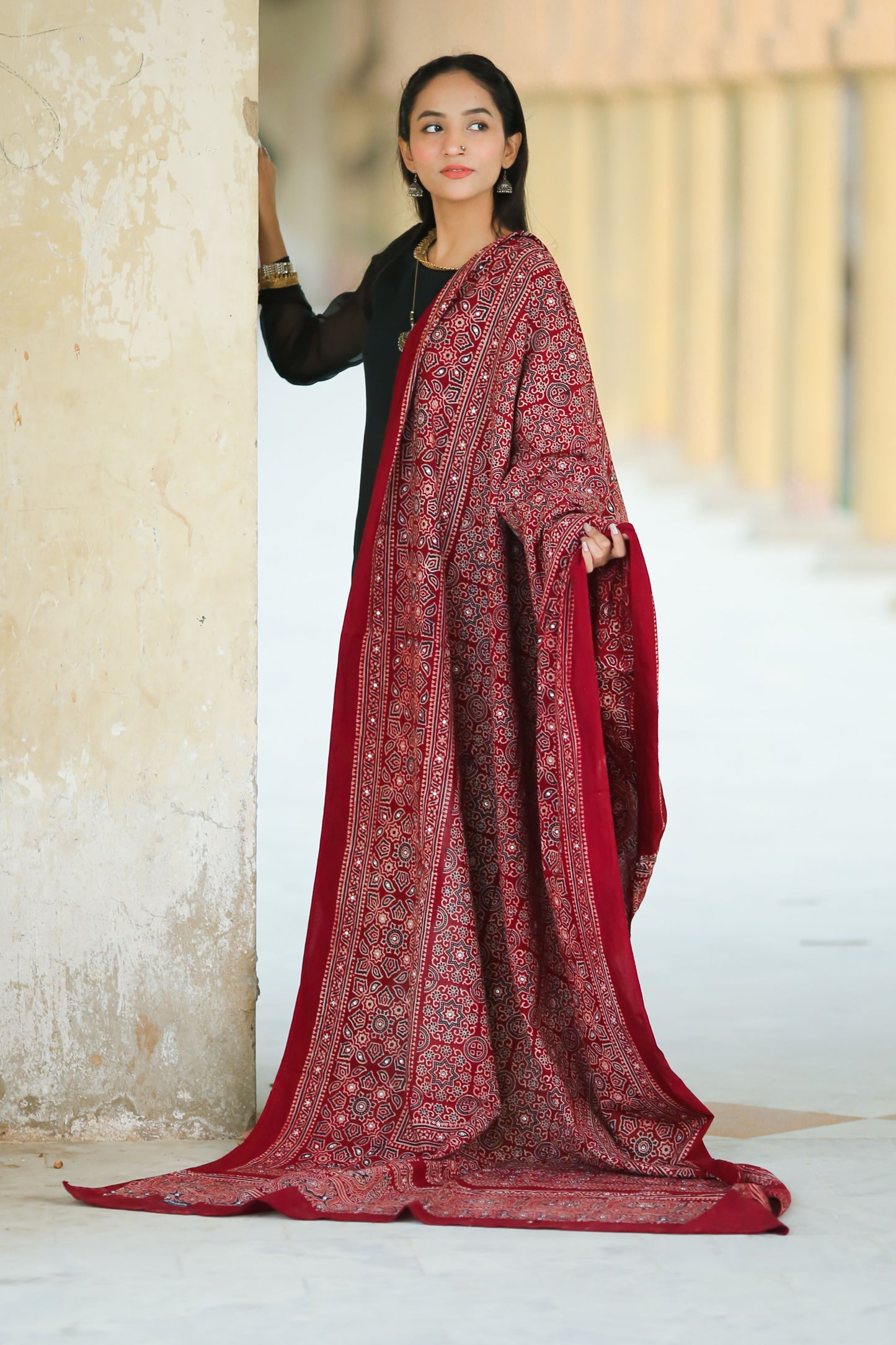 Hoor Ajrak Chaddar Maroon: Grace in Every Detail