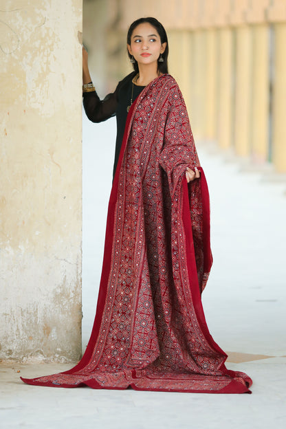 Hoor Ajrak Chaddar Maroon: Grace in Every Detail