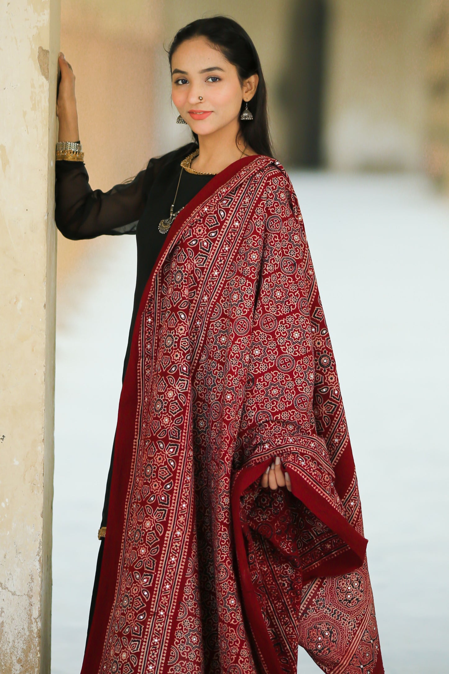 Hoor Ajrak Chaddar Maroon: Grace in Every Detail