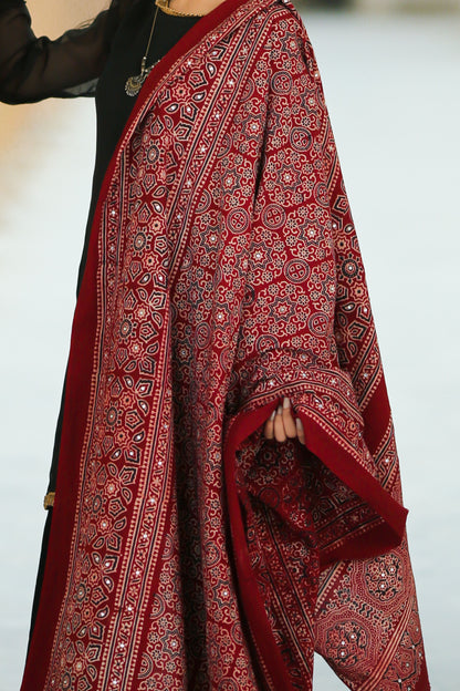 Hoor Ajrak Chaddar Maroon: Grace in Every Detail