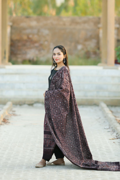 Hoor Ajrak Chaddar Black & Reddish