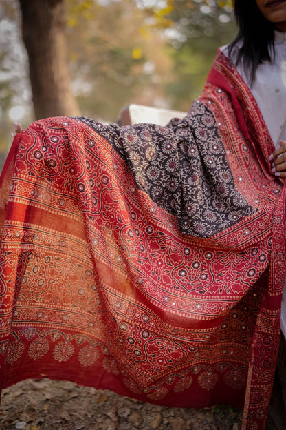 Zauq Ajrak Chaddar – 2-Tone Black Elegance (Heritage Craft)