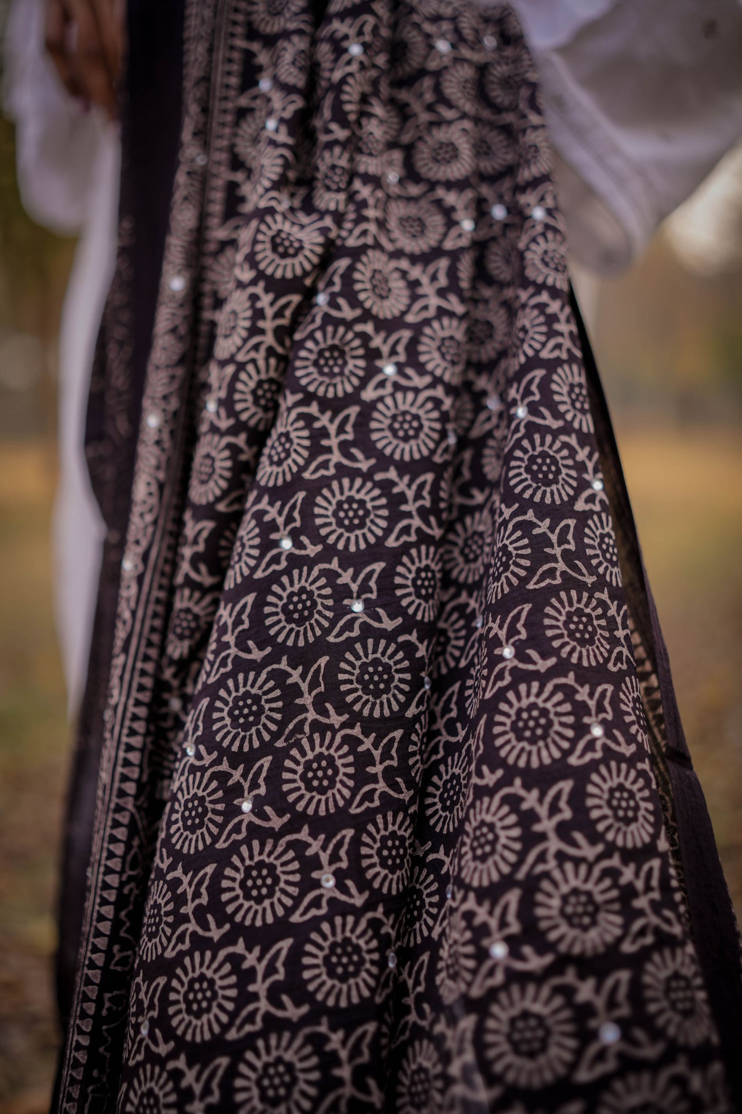 Zauq Ajrak Chaddar – Midnight Black (Naturally Dyed)