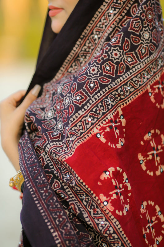 Nargis Ajrak Chaddar – 2Tone Maroon