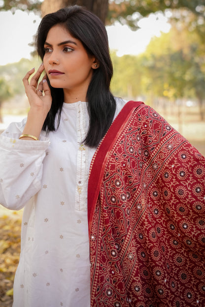 Zauq Ajrak Chaddar – Classic Maroon  Hand-Block Printed