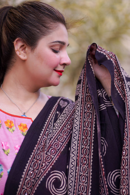 Afsana  Ajrak Chaddar - Black