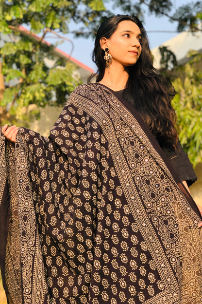 Tehzeeb Ajrak Chaddar - Black