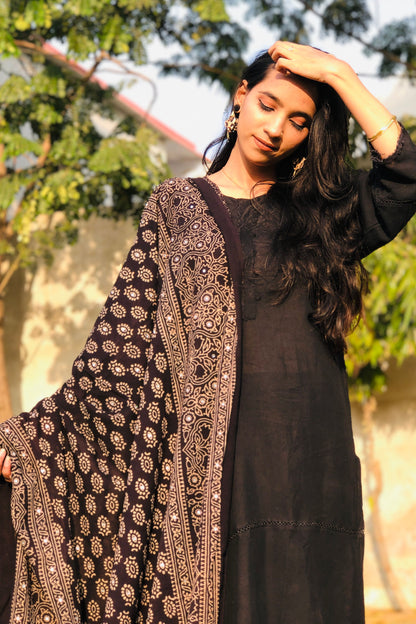 Tehzeeb Ajrak Chaddar - Black