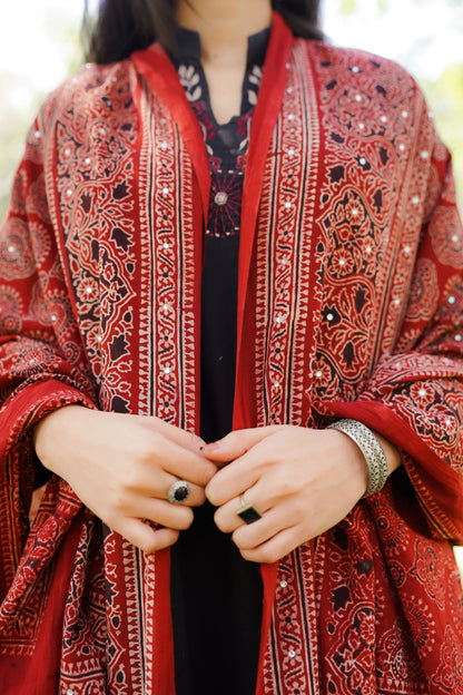 Varq Ajrak Chaddar  - Maroon