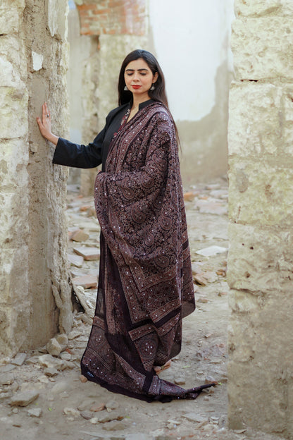 Hoorain Ajrak Chaddar – Black & Reddish