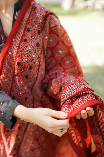 Varq Ajrak Chaddar  - Maroon