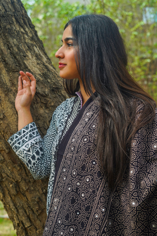 Zari Ajrak Chaddar - Black