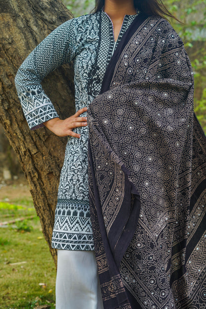 Zari Ajrak Chaddar - Black