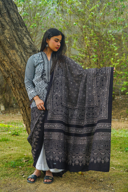 Zari Ajrak Chaddar - Black