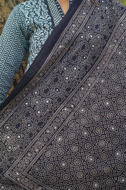Zari Ajrak Chaddar – Black