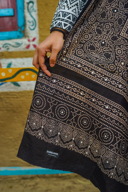 Nigaah Ajrak Chaddar - Black