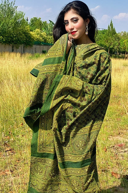 Rangrez Ajrak Chaddar – Green