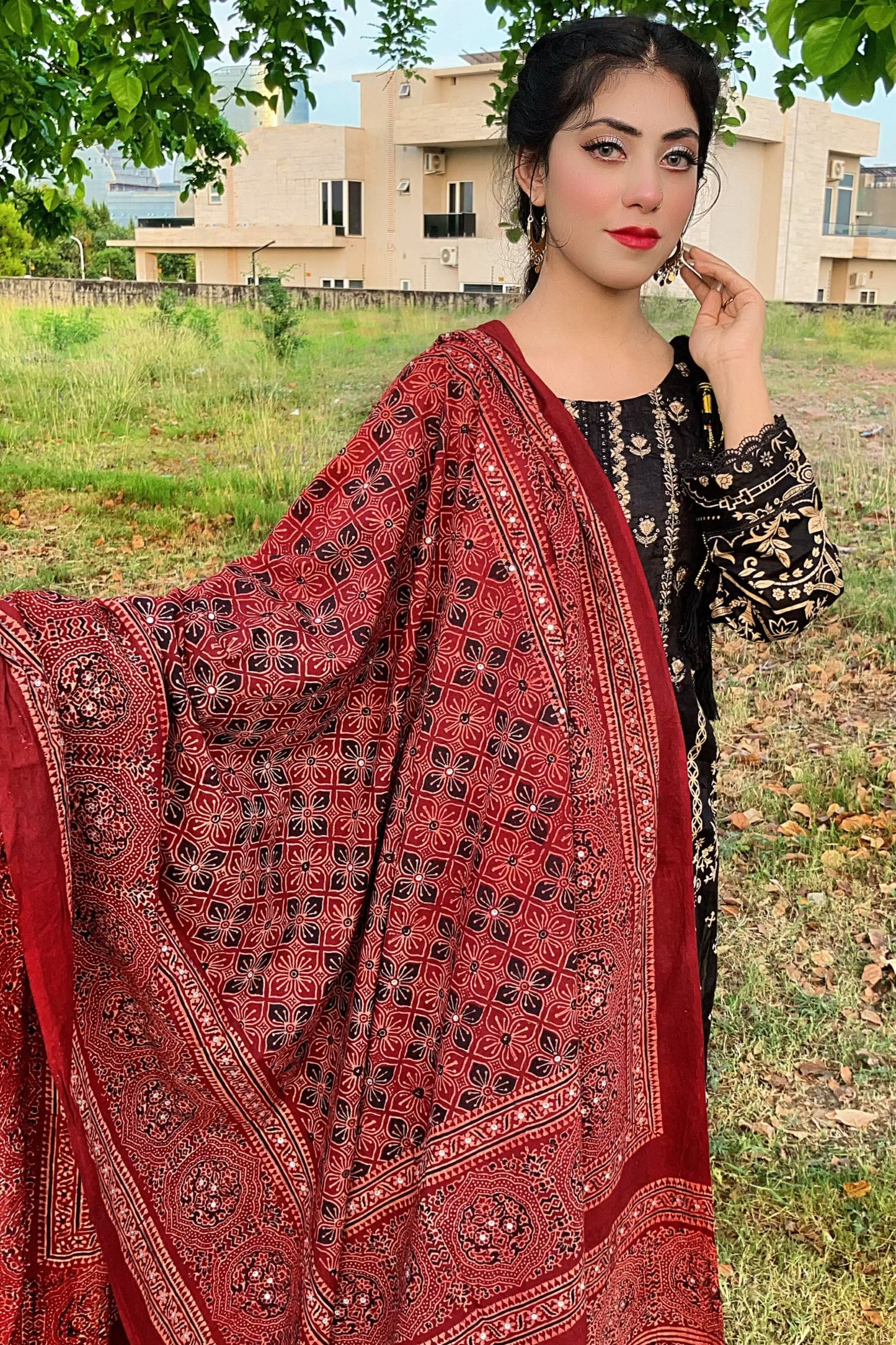 Rangrez Ajrak Chaddar – Maroon