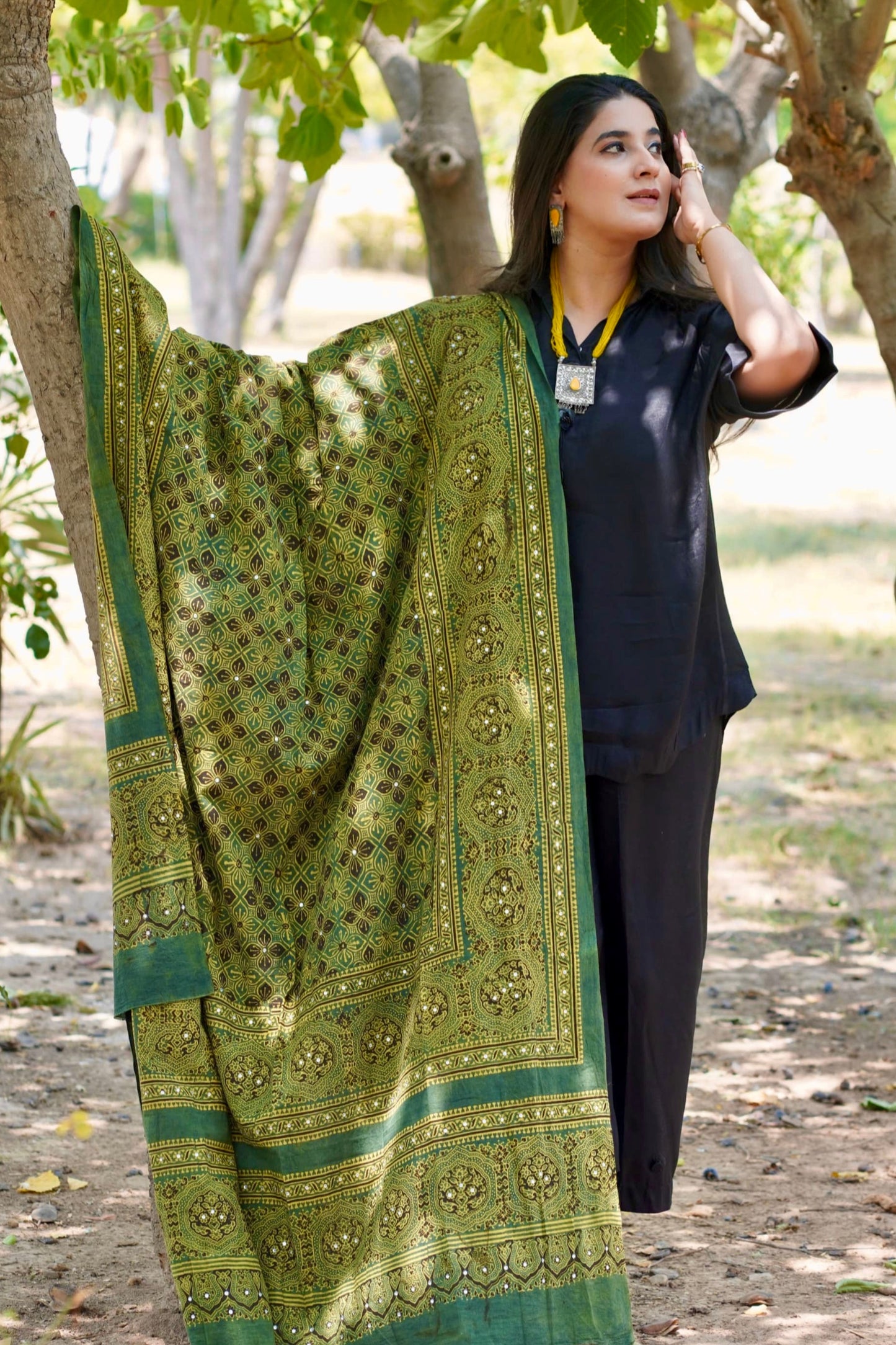 Rangrez Ajrak Chaddar – Green