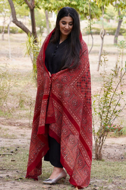 Rangrez Ajrak Chaddar – Maroon