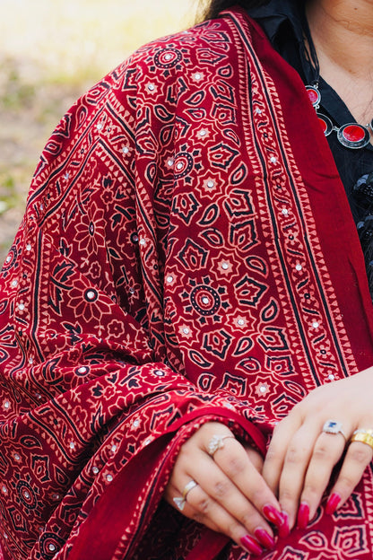Zareen Ajrak Chaadar Maroon – Hand Block Printed