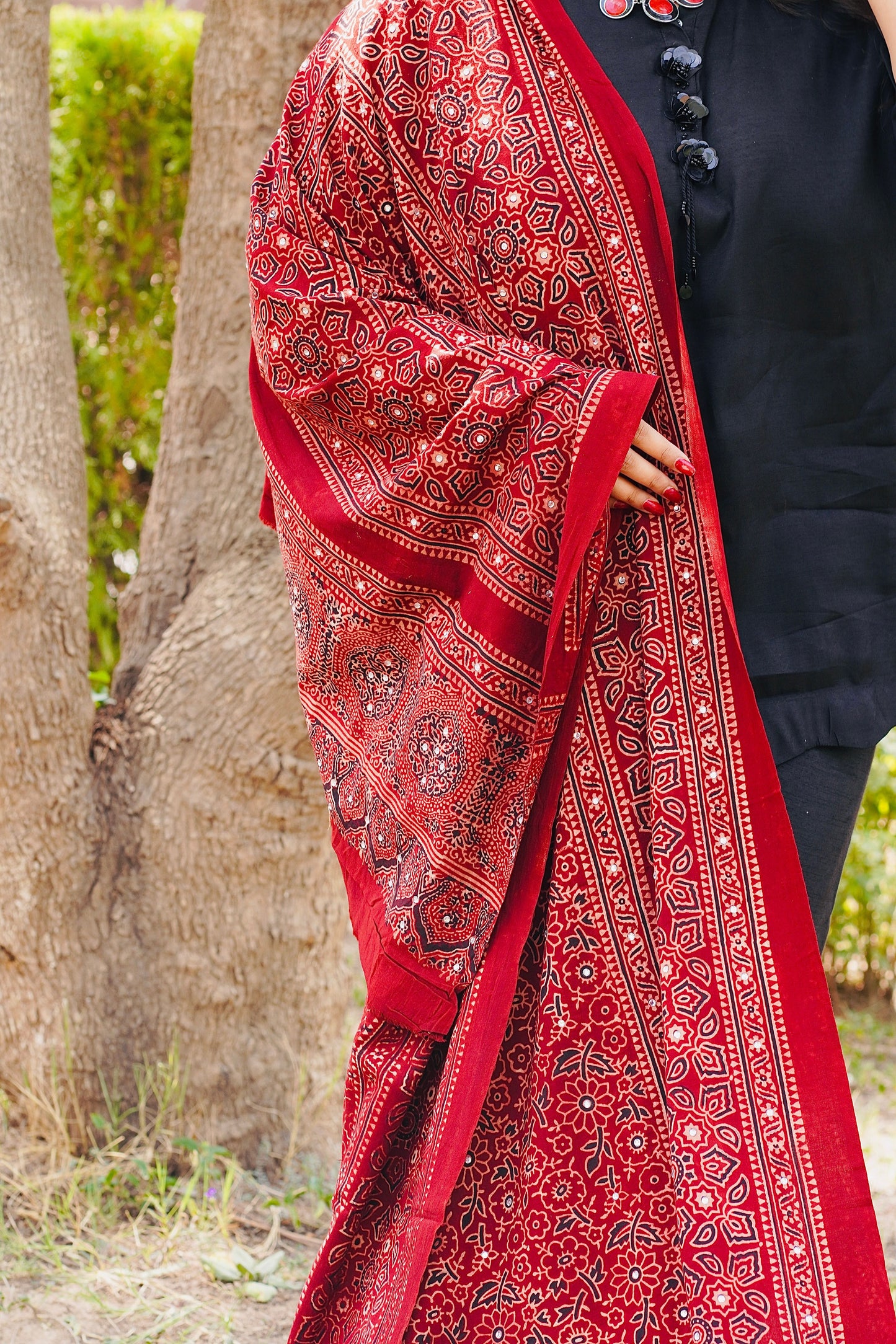 Zareen Ajrak Chaadar Maroon – Hand Block Printed