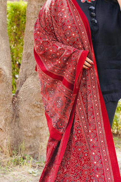 Zareen Ajrak Chaadar Maroon – Hand Block Printed