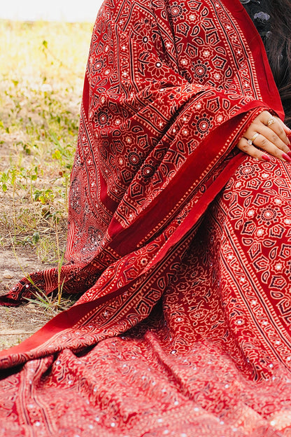 Zareen Ajrak Chaadar Maroon – Hand Block Printed