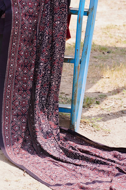 Zareen Ajrak Chaadar Black & Burgundy