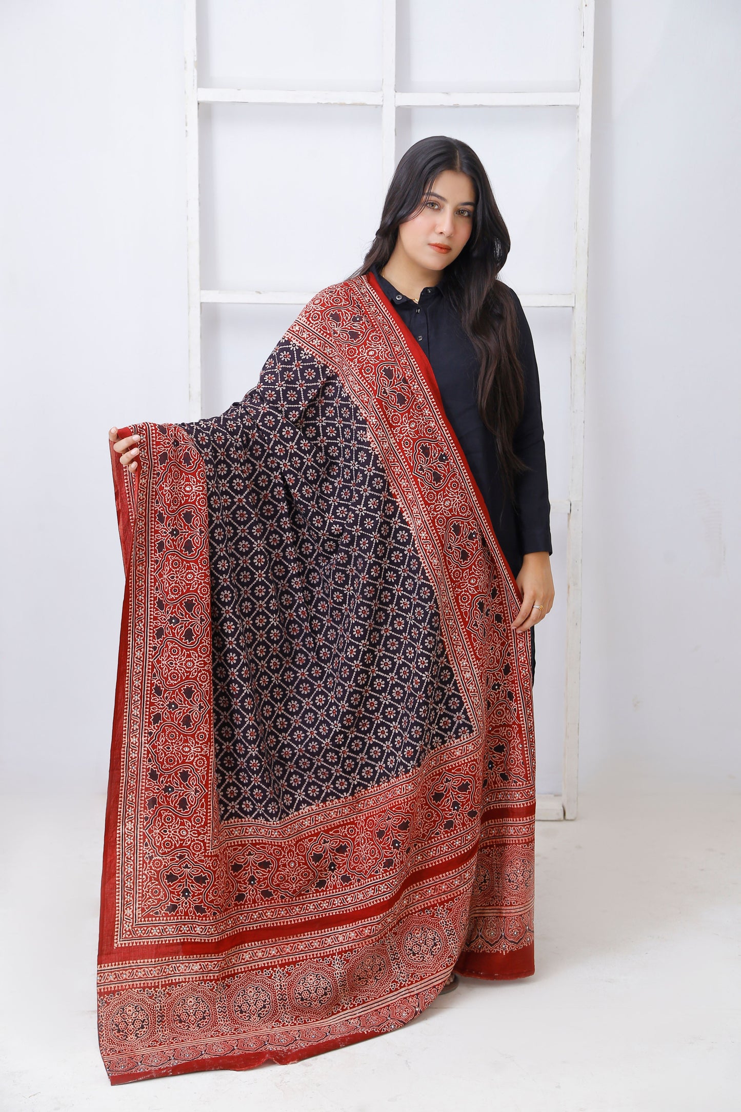 Nargis Ajrak Chaddat 2Tone Black