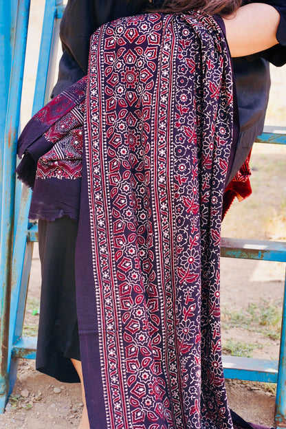Zareen Ajrak Chaadar Black & Burgundy