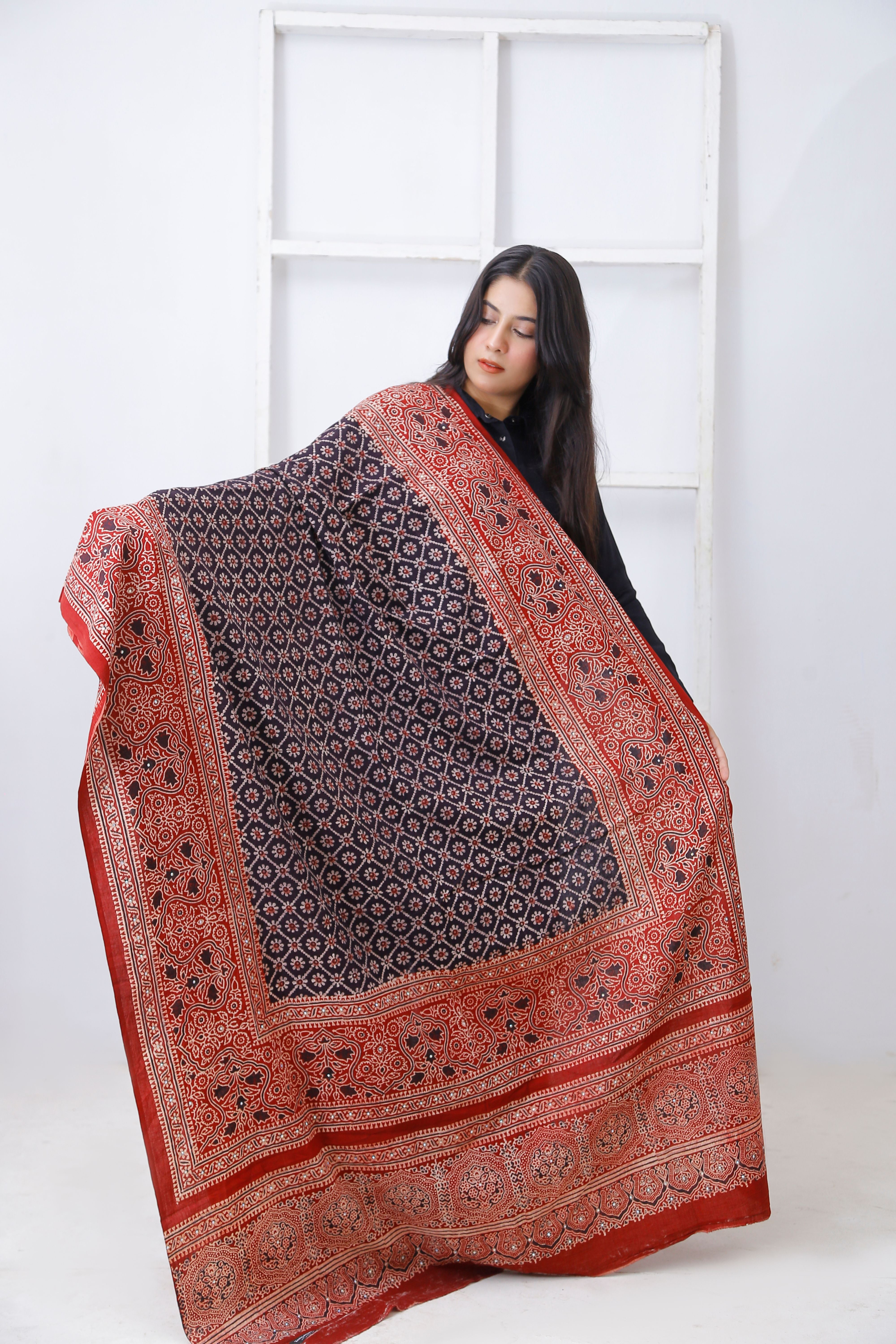 Nargis Ajrak Chaddat 2Tone Black
